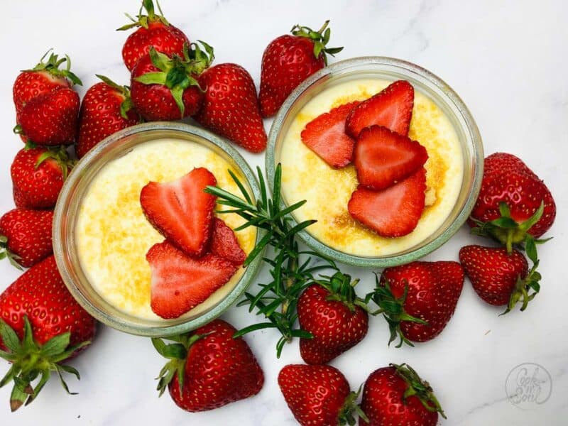 Crème Brûlée als Vorspeise (!) mit Ziegenkäse, Rosmarin &amp; Erdbeeren