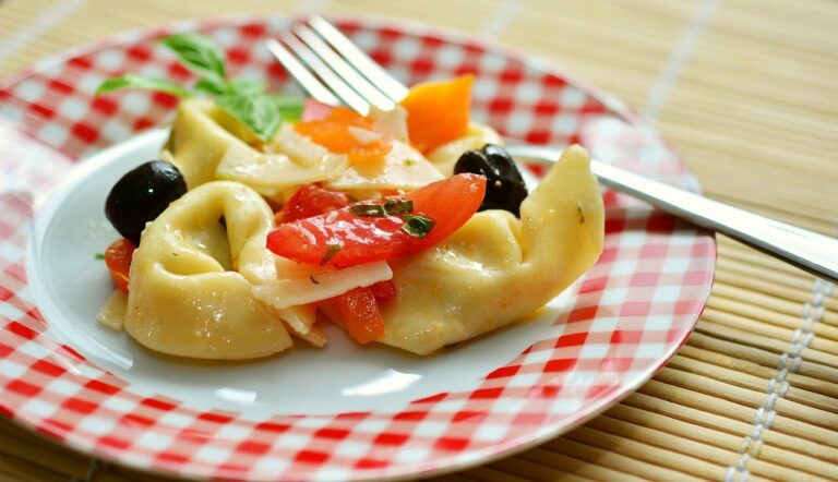 Tortellini Salat - herrliches Nudelsalat Rezept | cooknsoul.de